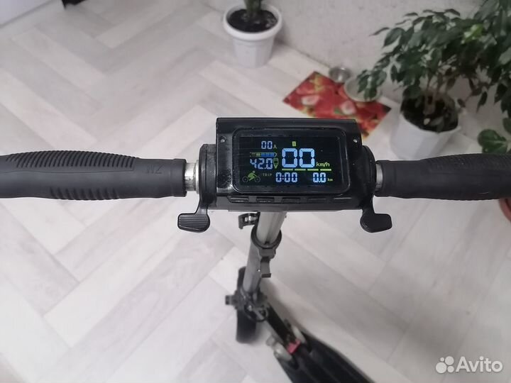 Продам электросамокат не находу. Цена договорная