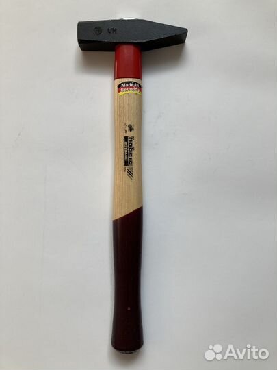 Молоток, зубило, уровень, развертка