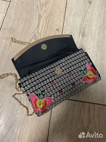 Клатч с вышивкой