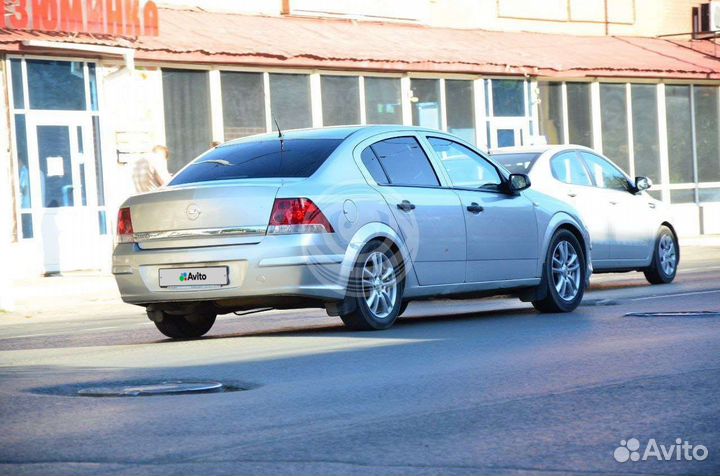 Opel Astra 1.6 МТ, 2008, 270 000 км
