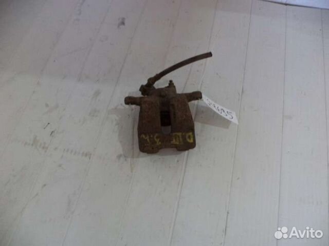 Суппорт задний правый Land Rover Discovery 3