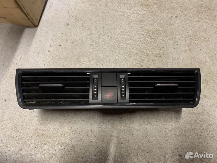 Дефлектор воздуховода центральный skoda rapid