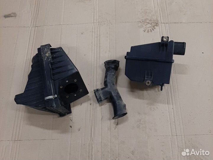 Корпус воздушного фильтра Nissan Primera P11