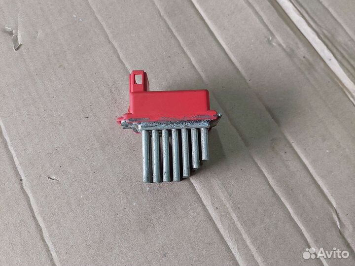 Резистор отопителя Volkswagen Golf 4 Bora A4