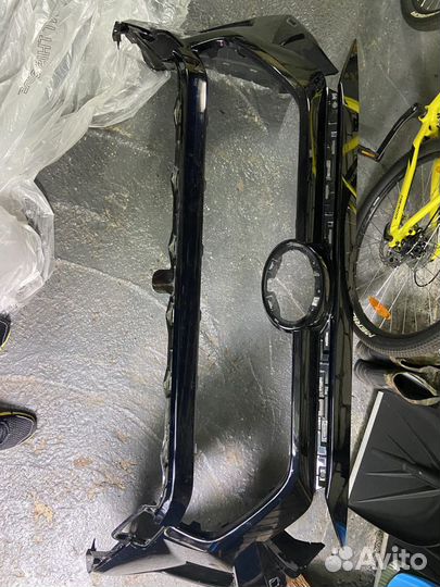 Бампер передний на Toyota Rav4 2020 г