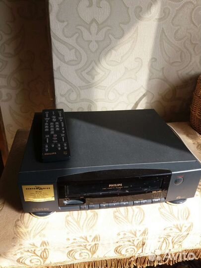 Видеомагнитофон philips