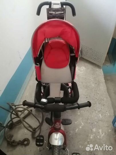 Детский велосипед с ручкой