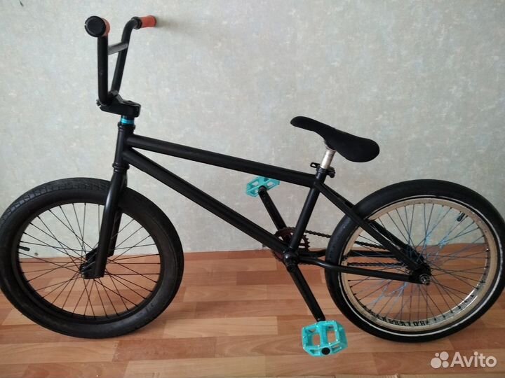 Трюковой велосипед BMX