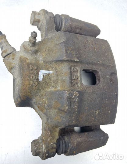 Мицубиси Галант Суппорт передний Лев