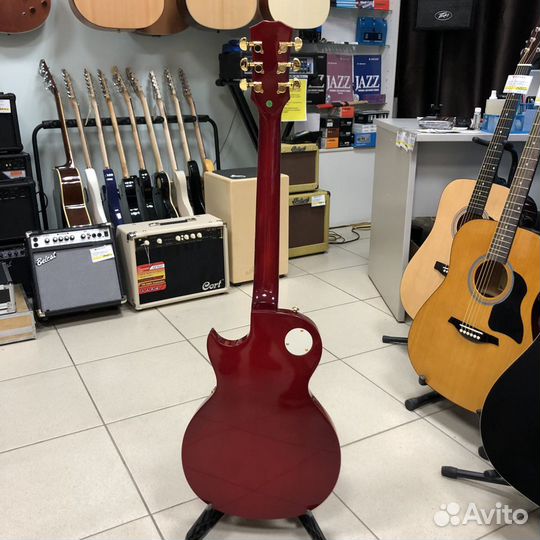 Гитара полуакустическая