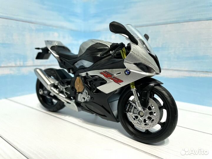 Модель мотоцикла BMW S1000RR 1/12