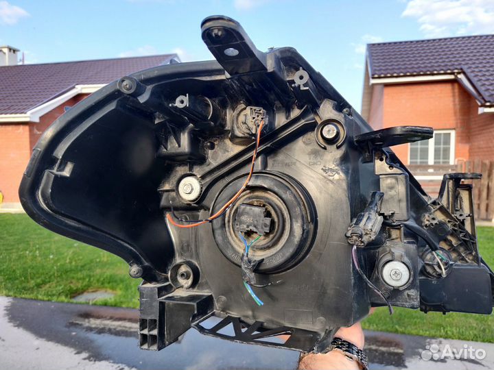 Фара левая Nissan tiida