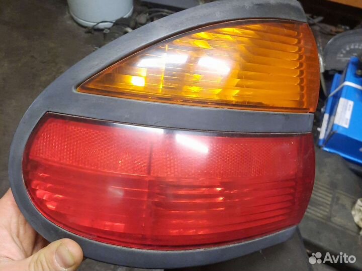 Фонарь задний левый Renault Laguna I (1993—2001)