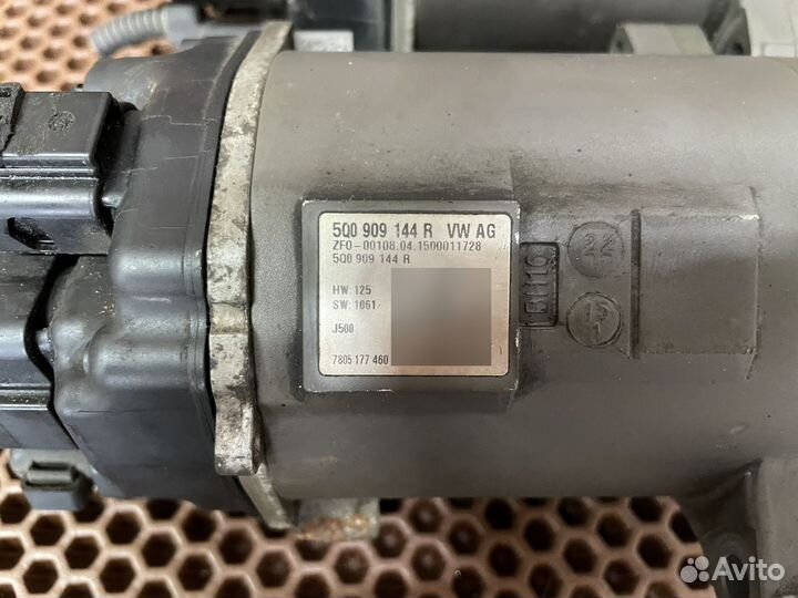 Мотор рулевой рейки Skoda / Volkswagen