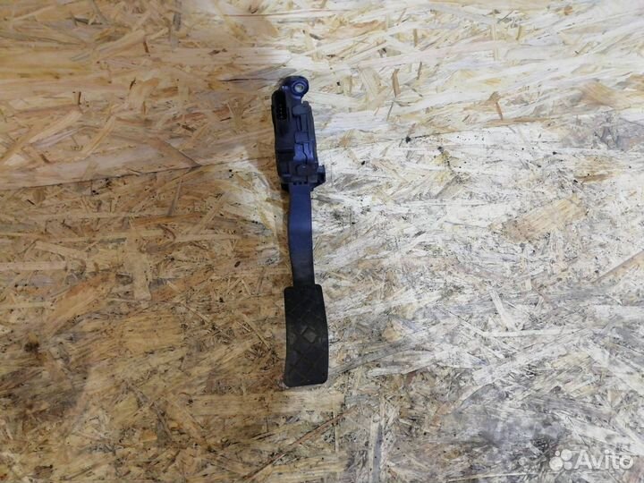 Педаль газа Audi A5 8T 2009 8K1721523