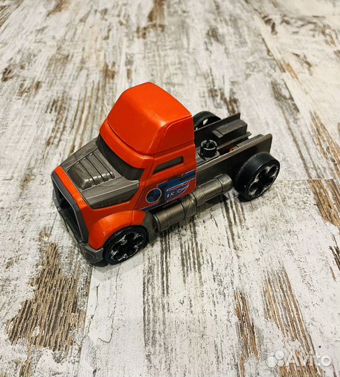 Хотвилс грузовикзапускает машины