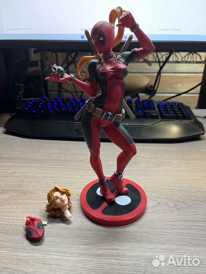 Фигурка Lady DeadPool