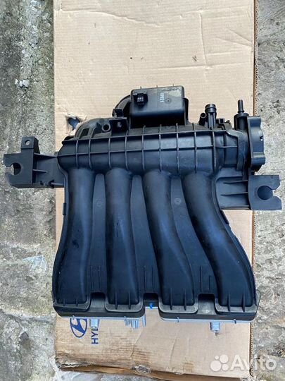 Коллектор впускной Renault 140010096R