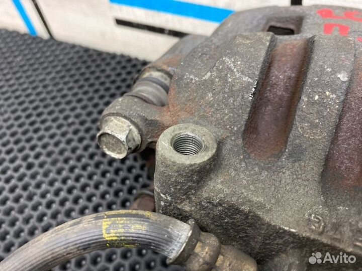 Суппорта передние Subaru Forester SG5 EJ203 2.0