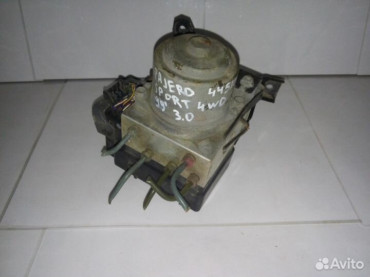Блок ABS Mitsubishi pajero sport 3.0 1999г