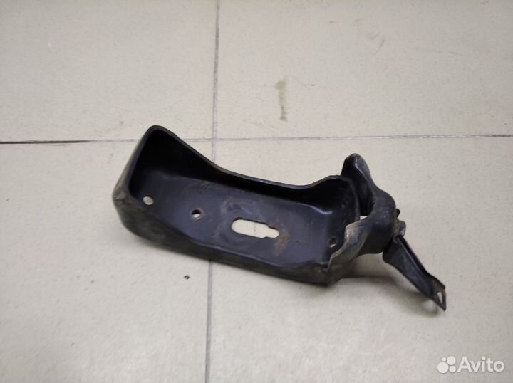 Кронштейн опоры двигателя Hi Lux 2015