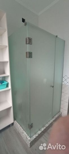 Стеклянная перегородка для душа