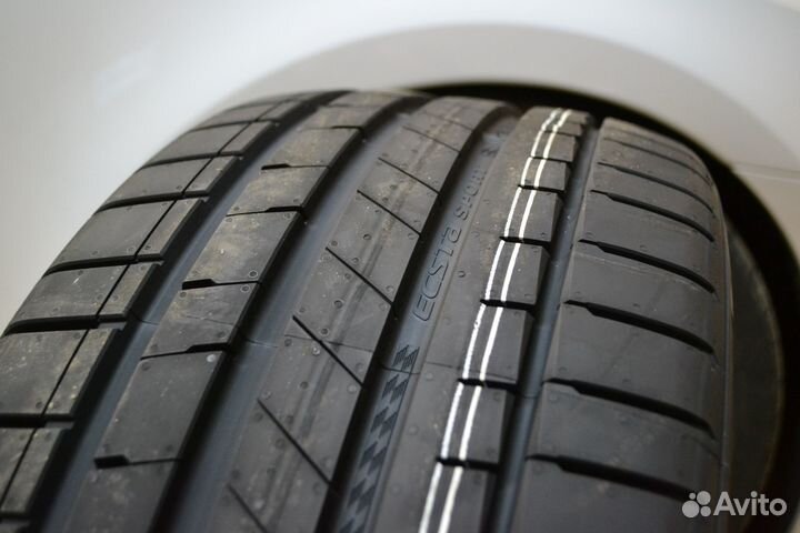 Kumho Ecsta Sport S PS72 225/40 R19 и 255/35 R19 93Y