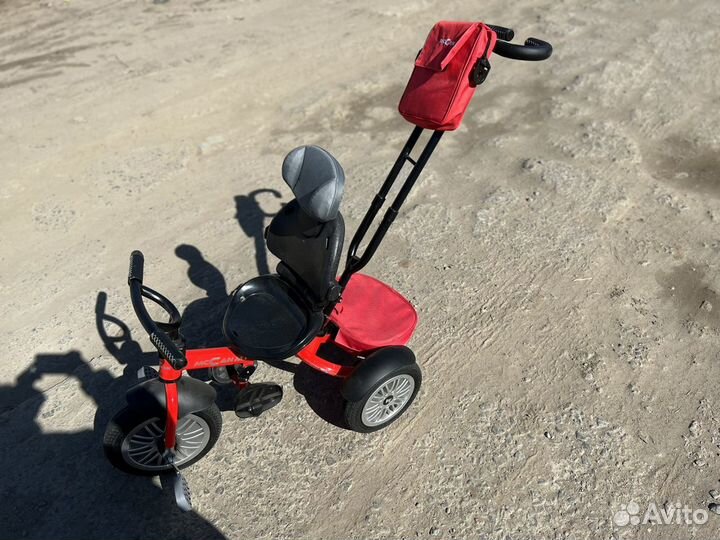 Детский велосипед с родительской ручкой