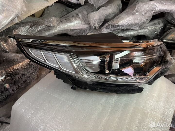 Фара правая Kia Optima GT-Line 4 биксенон