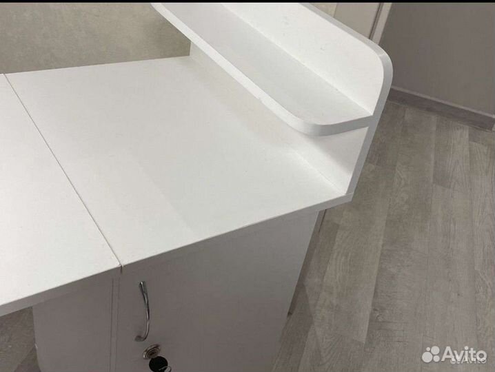 Маникюрный стол складной бу