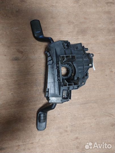 Переключатель подрулевой Ford Tiesta 2010-в сборе