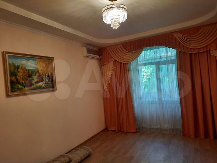 2-к. квартира, 60 м², 3/3 эт.