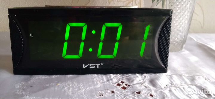 Часы электронные настольные