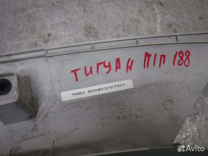 Обшивка стойки передняя правая Volkswagen Tiguan