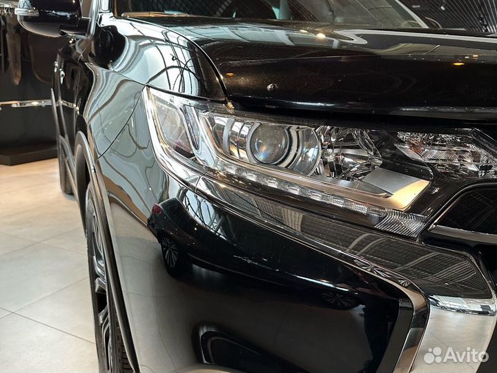 Mitsubishi Outlander 2.0 CVT, 2020, 70 810 км