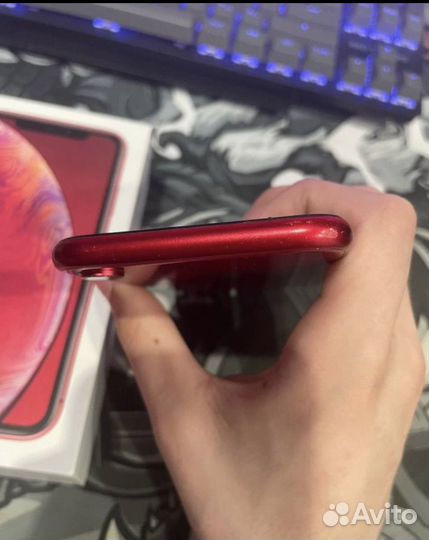 Телефон iPhone XR