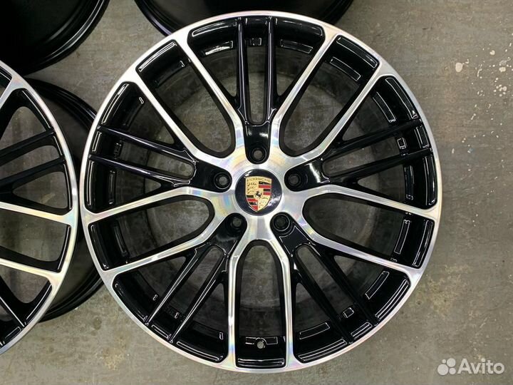 Оригинальные диски Porsche Panamera R21