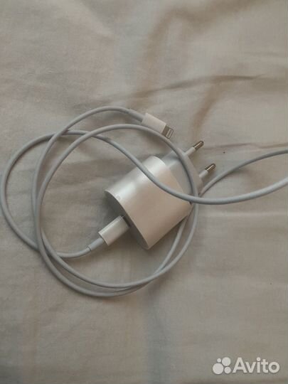 Зарядное устройство iPhone