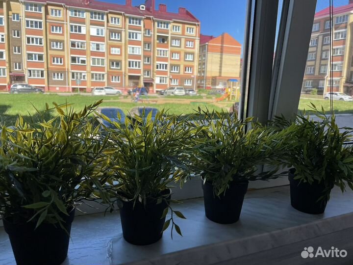 Искусственная зелень в кашпо IKEA