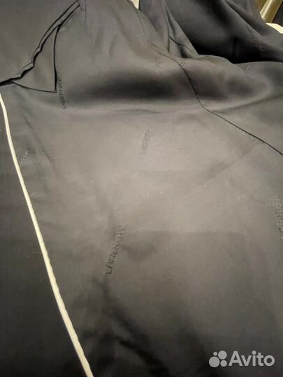 Продаю костюм оригинальный бренда Karl Lagerfeld