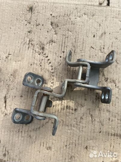 Петли багажника Suzuki Grand Vitara 2