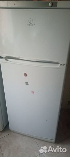 Холодильник бу indesit