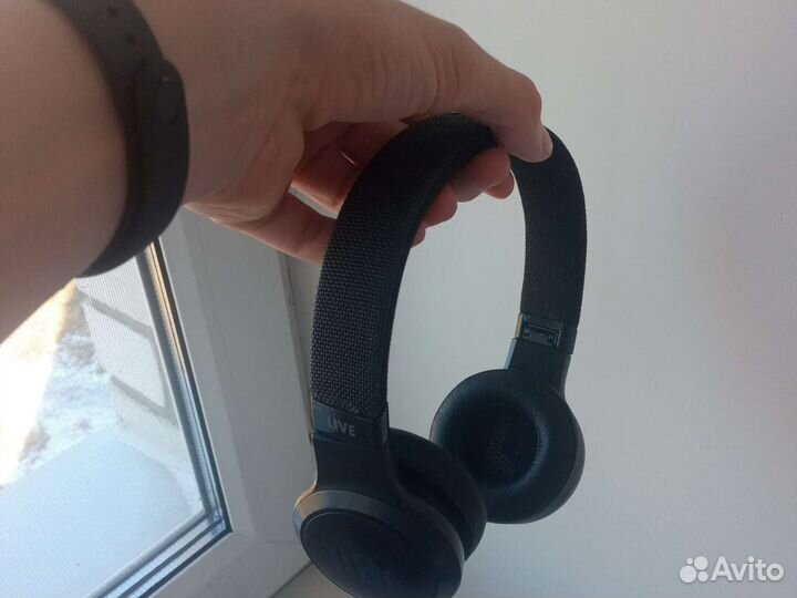 Беспроводные наушники jbl live 400bt