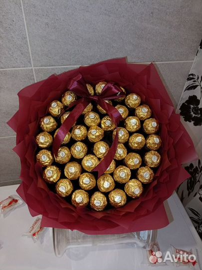 Съедобный букет из конфет Ferrero Rocher