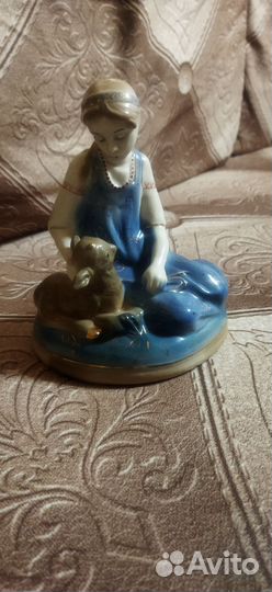 Фарфоровые статуэтки