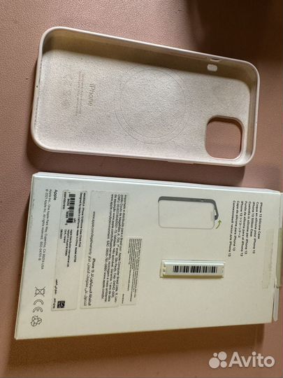 Чехол на iPhone 13