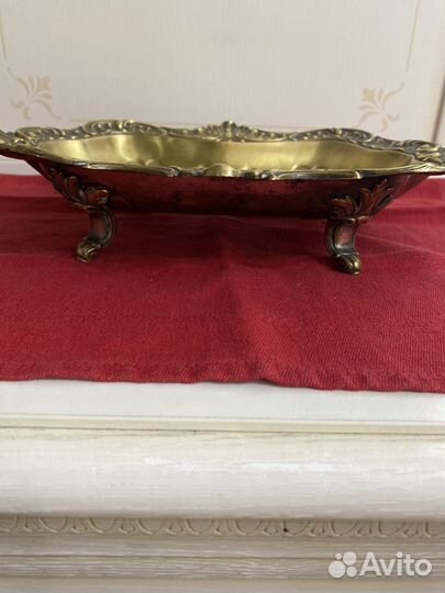 Хлебница (Фруктовница) на ножках