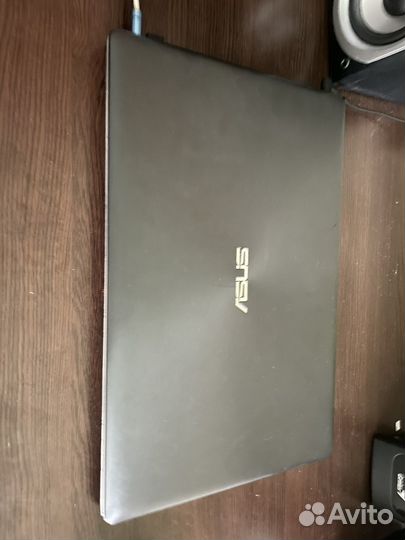 Ноутбук asus