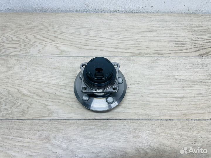 Ступица задняя Toyota Avensis 250