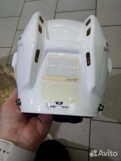 Хоккейный шлем